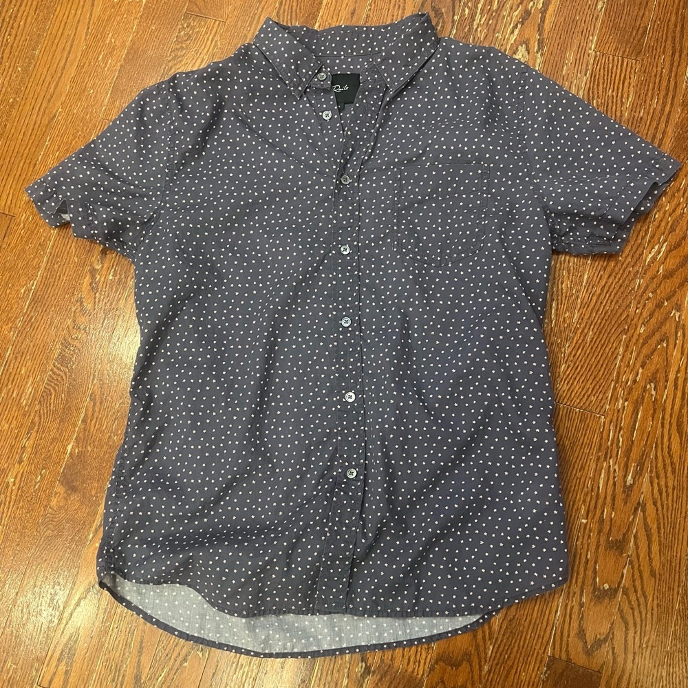 Rails button down‎ top